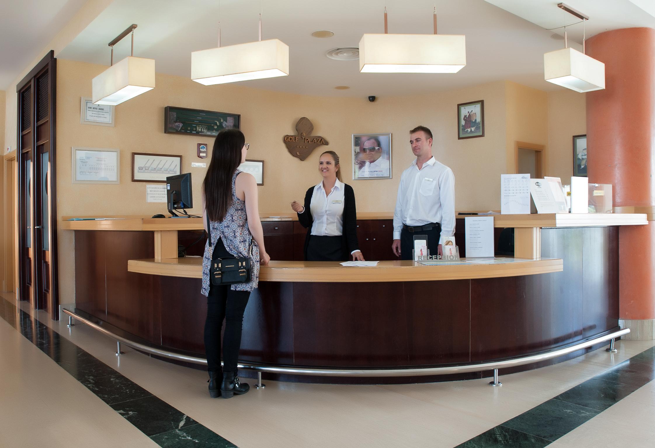 Grand Muthu Golf Plaza Hotel San Miguel de Abona Exterior foto Reception desk at a hotel