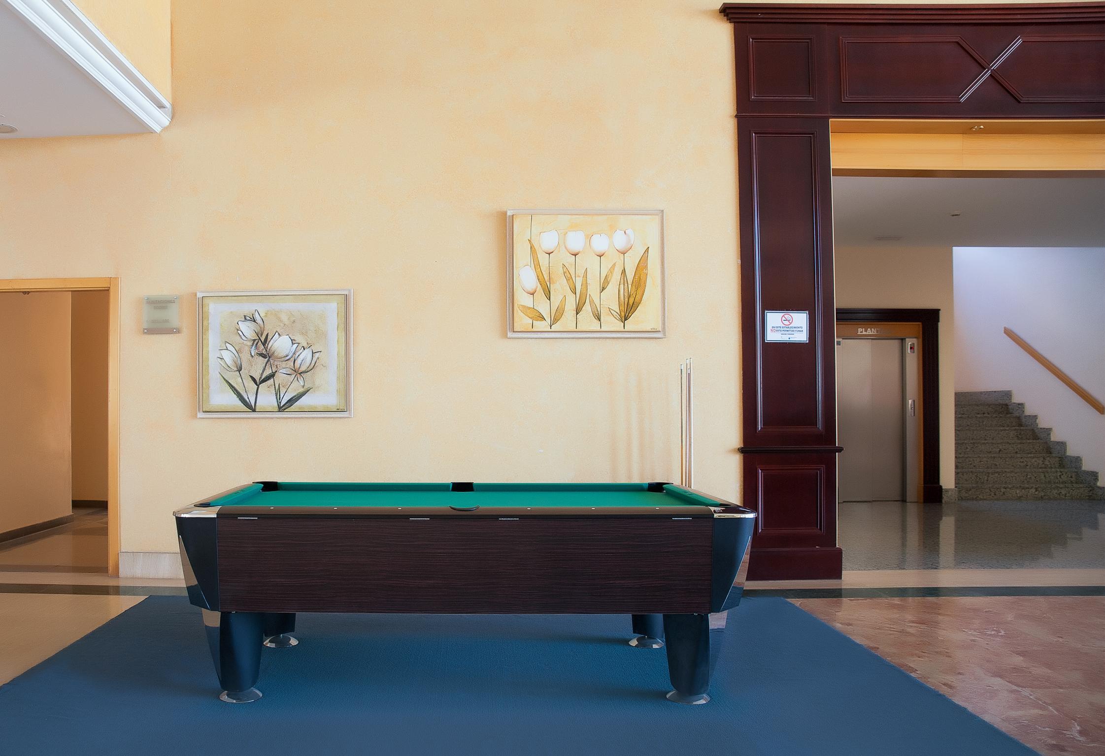 Grand Muthu Golf Plaza Hotel San Miguel de Abona Exterior foto A pool table