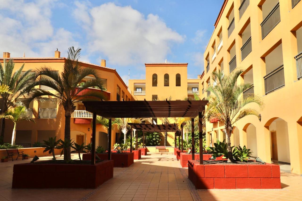 Grand Muthu Golf Plaza Hotel San Miguel de Abona Exterior foto The University of La Rioja