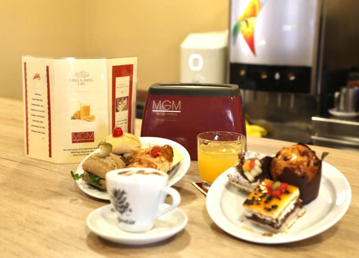 Grand Muthu Golf Plaza Hotel San Miguel de Abona Exterior foto A typical breakfast at MGM